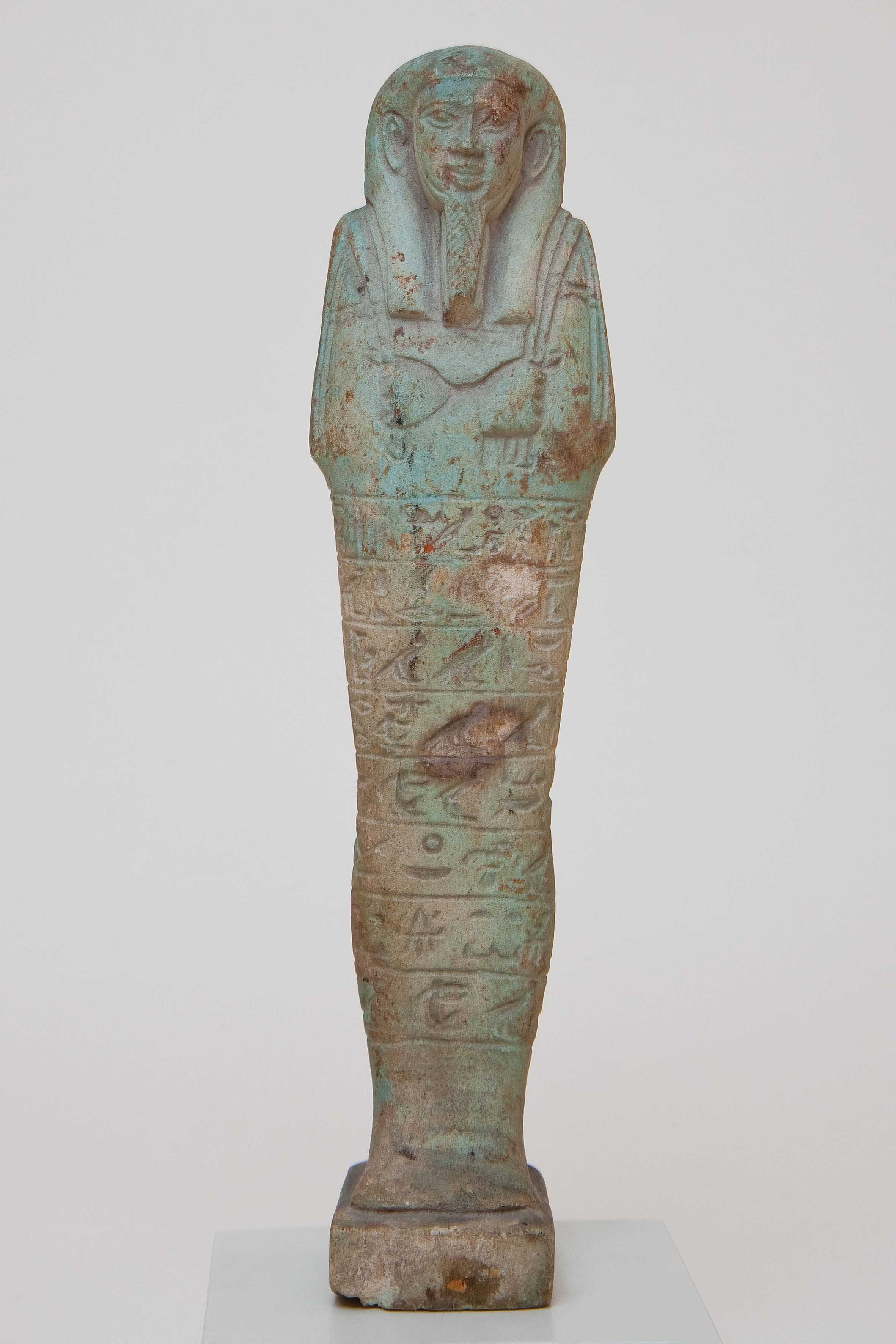 Uschebti des Wah-ib-Re-em-achet, Spätzeit, 26. Dyn., Amasis, 570–526 v. Chr., Ägypten, Fayence 18,1 × 4,55 × 3,1 cm, © Gustav-Lübcke-Museum Hamm/Thorsten Hübner