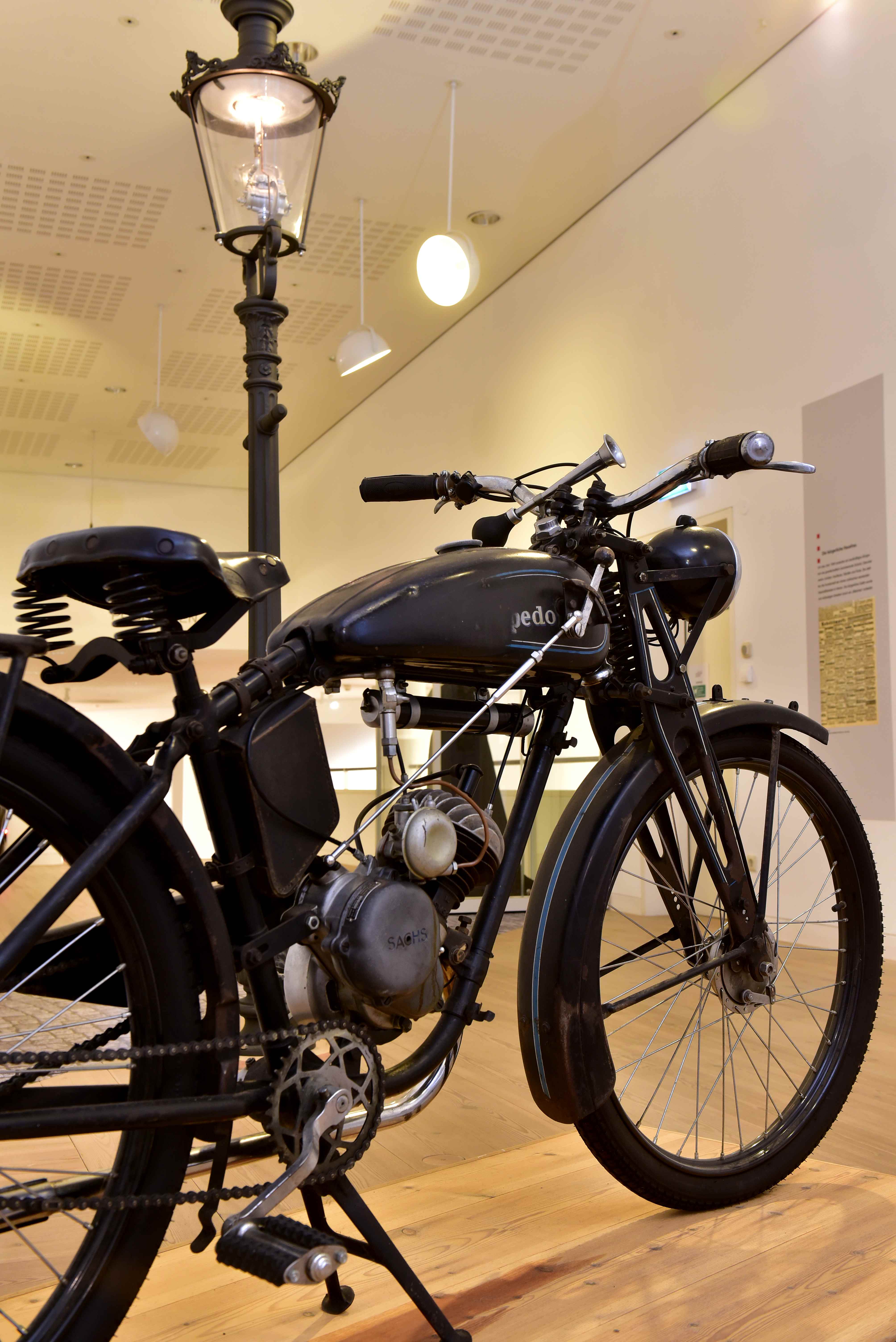 Torpedo-Moped 1950er und 1960er Jahre, Leihgabe, © Gustav-Lübcke-Museum Hamm