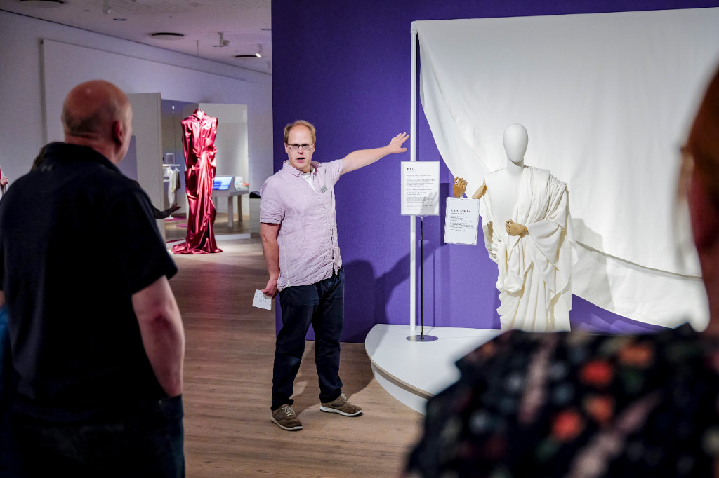 Ausstellungsansicht DRESSED, Foto: René Golz